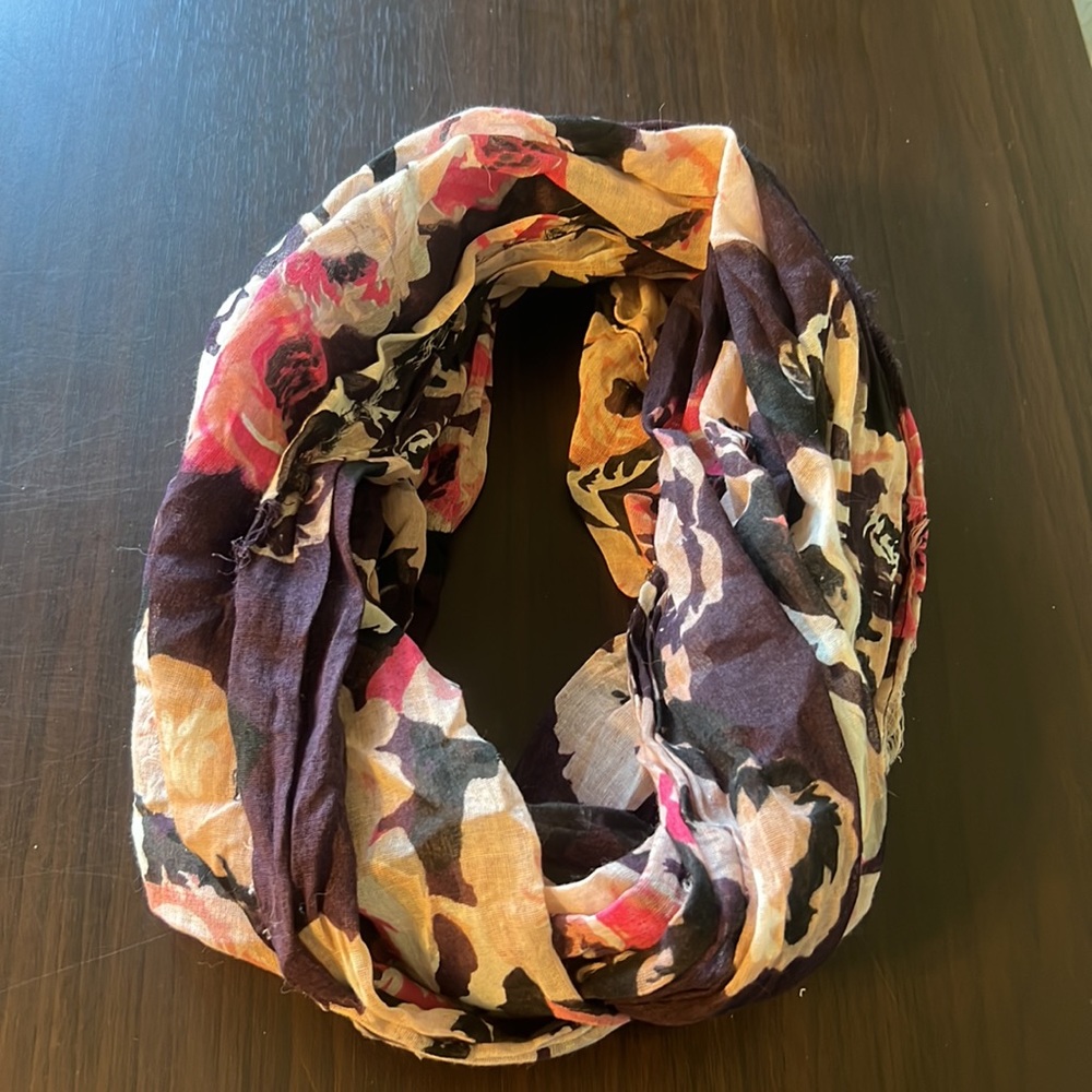American Eagle floral infinity scarf - Picture 1 of 2